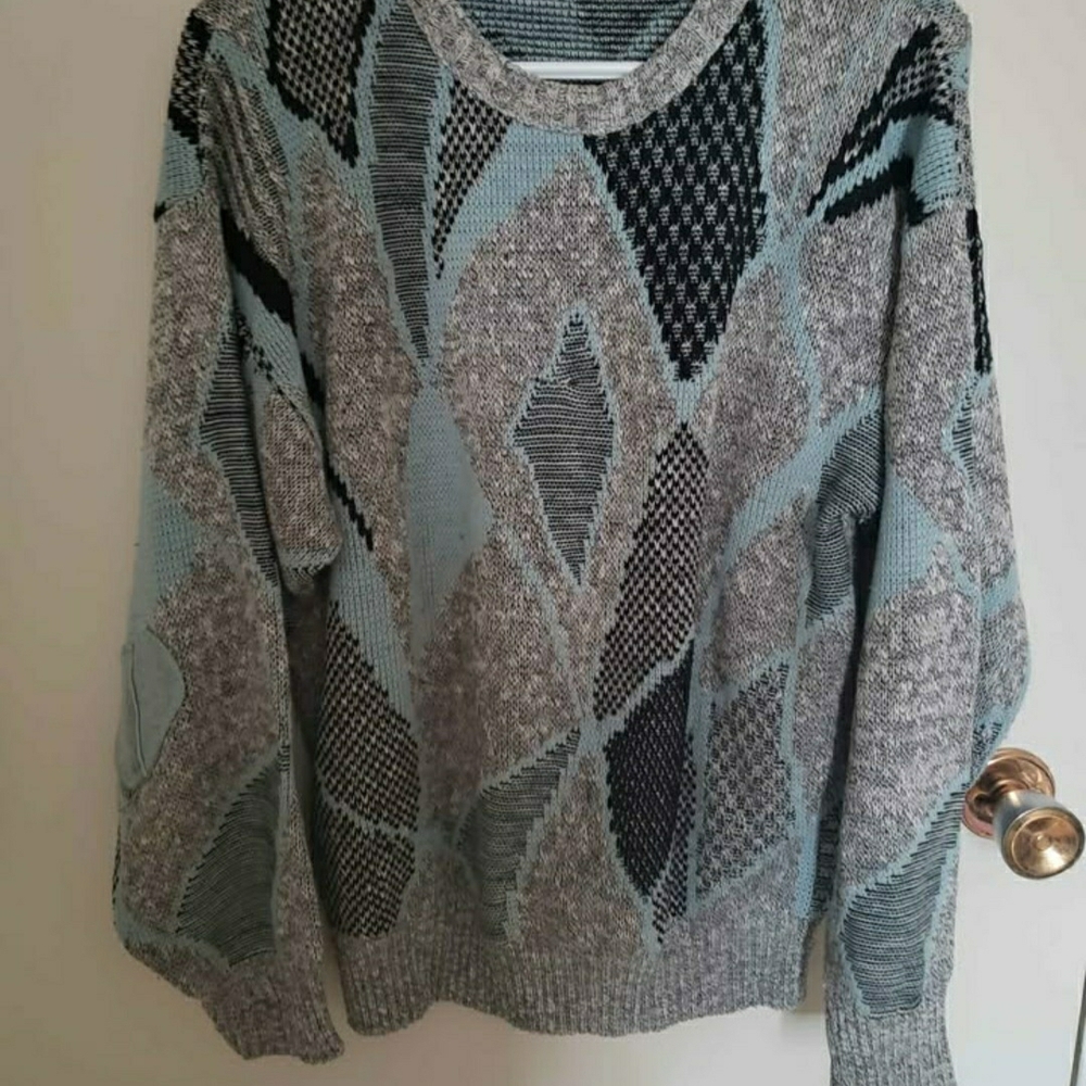 Chic Diamond Pattern Sweater